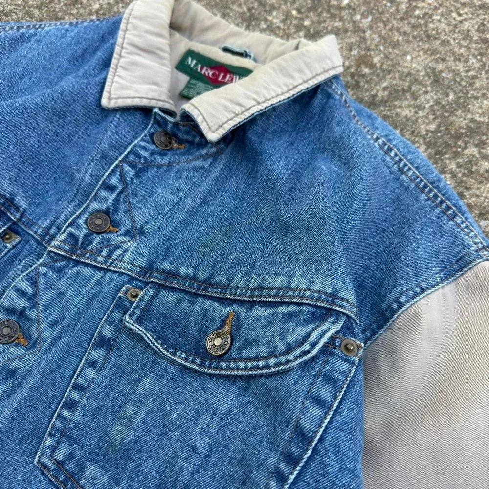 Marc Lewis pictured size blue